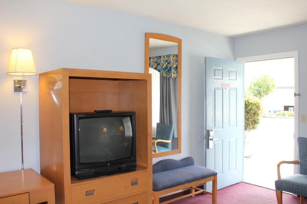Economy Inn ワトソンビル 部屋 写真